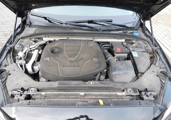 Volvo V60 cena 76980 przebieg: 210000, rok produkcji 2018 z Warta małe 436